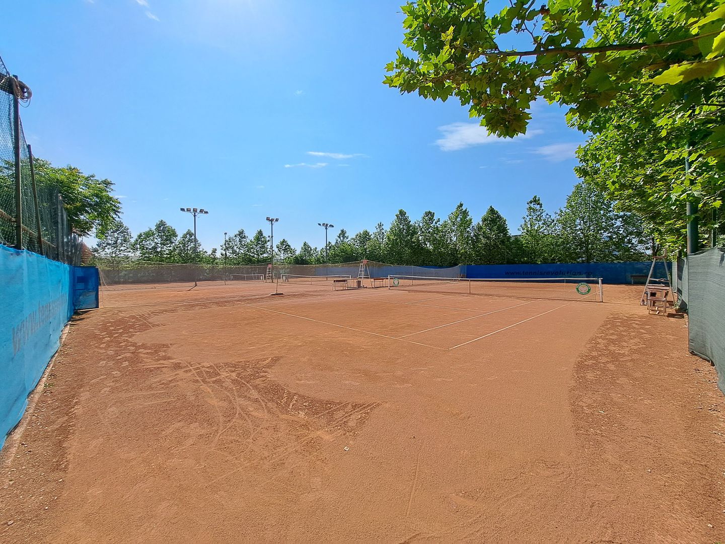 Teren intravilan 3707 mp - Aviatiei - Poză 1