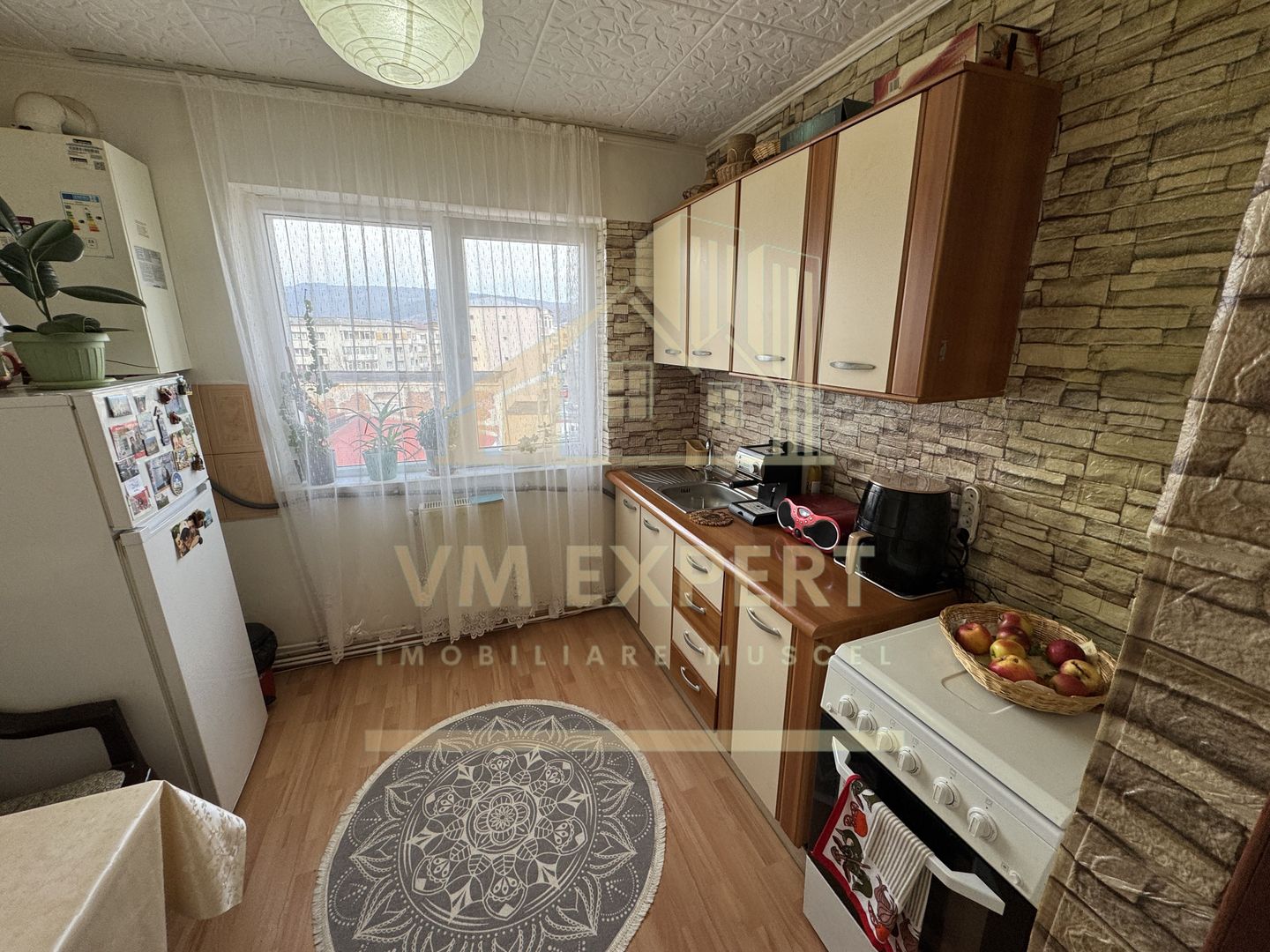 APARTAMENT 2 CAMERE ETAJ 4 CAMPULUNG, VISOI - Poză 4