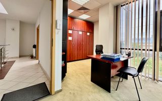 Spațiu pentru birouri langa Funshop Buziașului - Poză 14