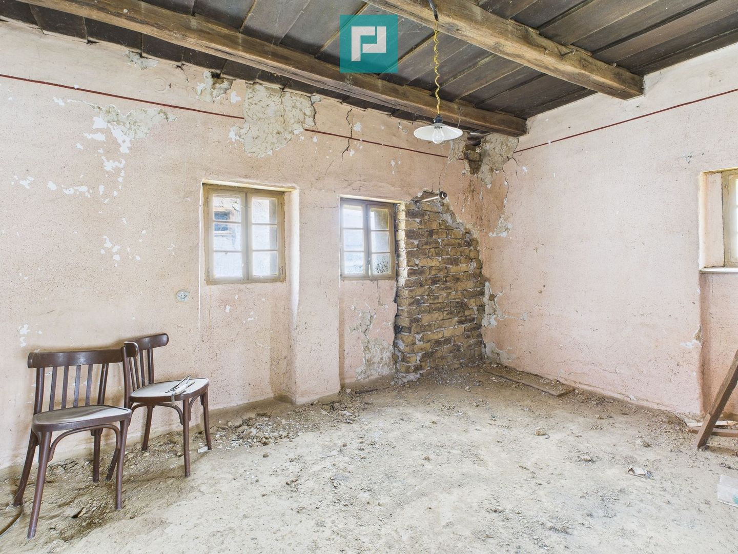 Casă cu 4 camere în Buhani, Dezna - Poză 19