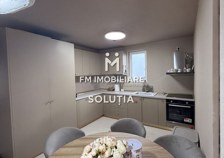 Casă modernă de vânzare în Coltău - Poză 9