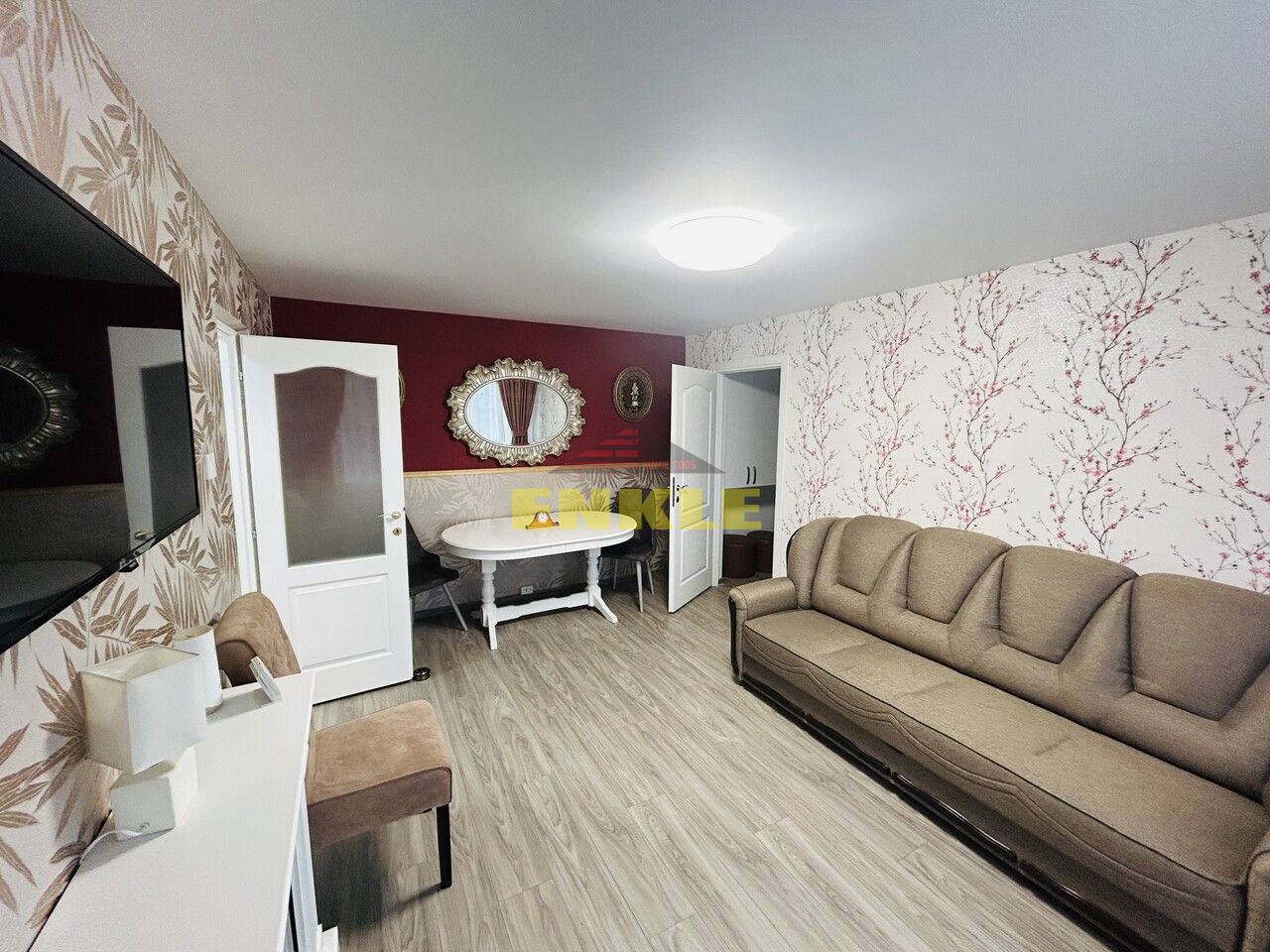 De inchiriat apartament 2 camere, zona Pietonalul Unirii. Pret 400€ - Poză 2