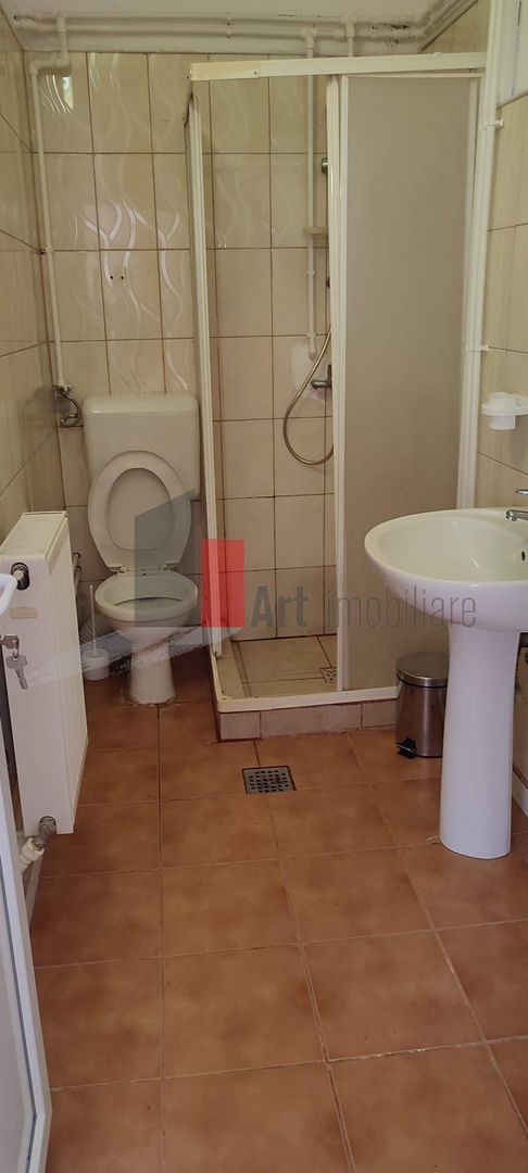 Garsoniera de inchiriat in zona Damaroaia - Poză 3