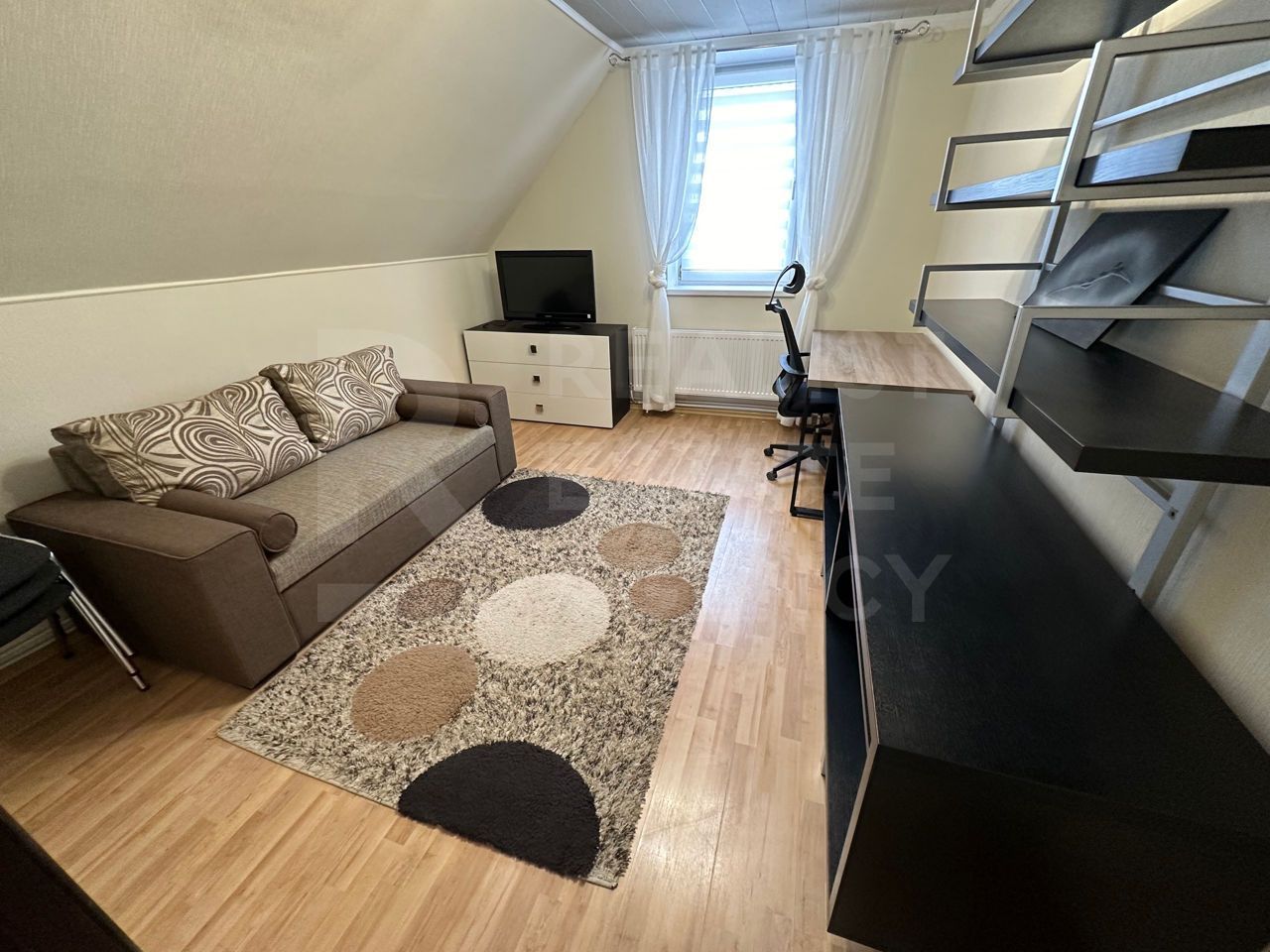Chirie, apartament 4 camere, strada Codrul Cosminului, Centru - Poză 2