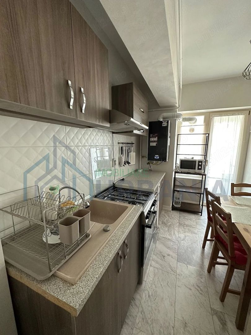 Inchiriez apartament 2 camere Royal Town Copou - Poză 3