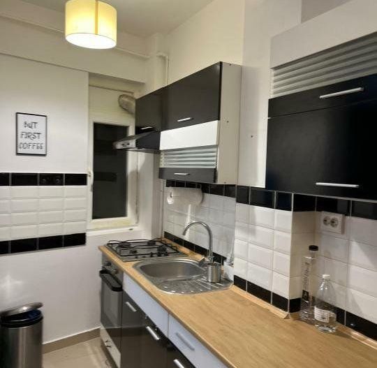 Apartament 2 camere ultracentral, mobilati utilat,et.1 ,47mp utili,vedere spate. - Poză 9