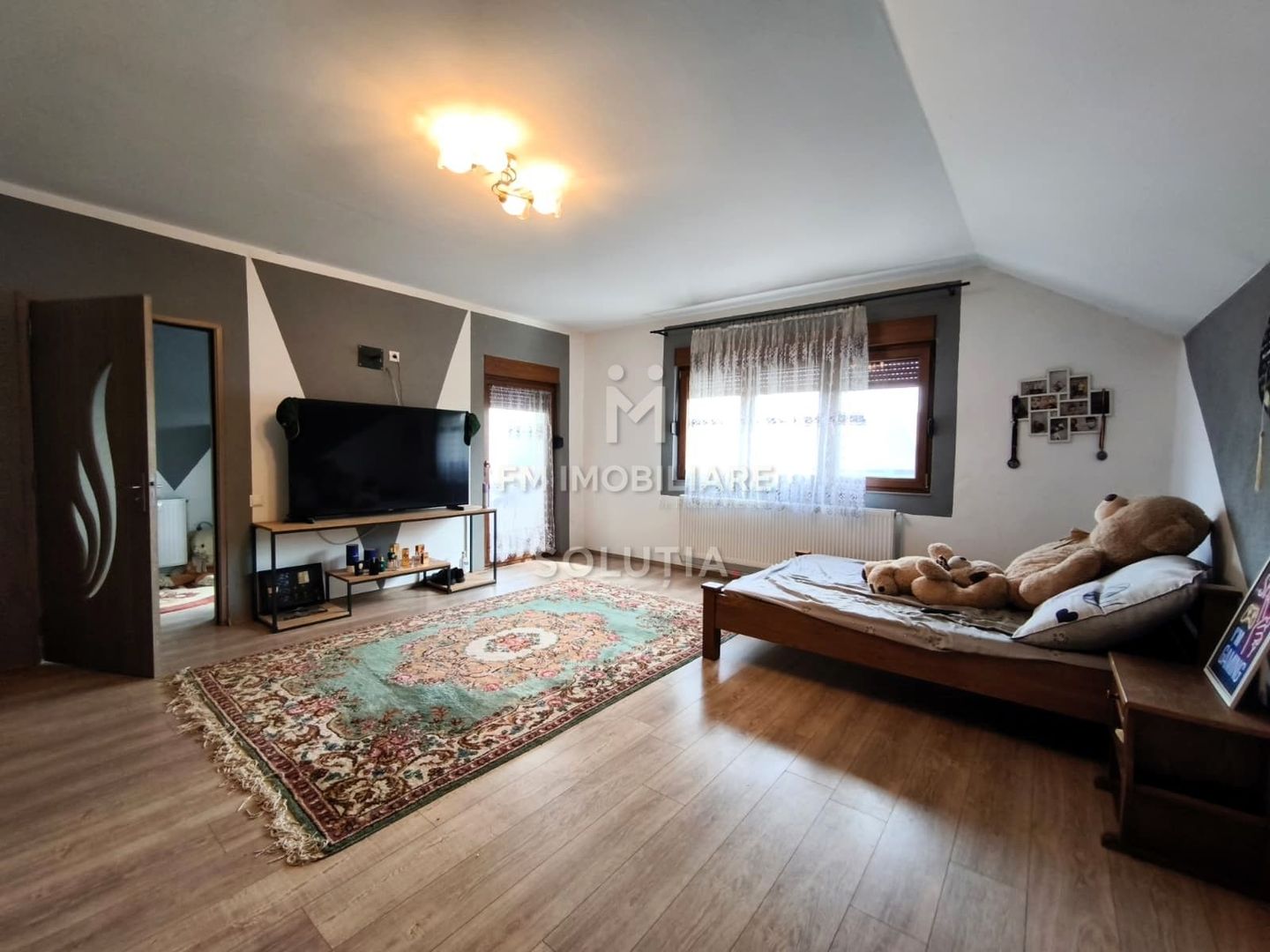 Casă de vânzare - Săsar - 4 dormitoare - teren 459 - garaj - Poză 2