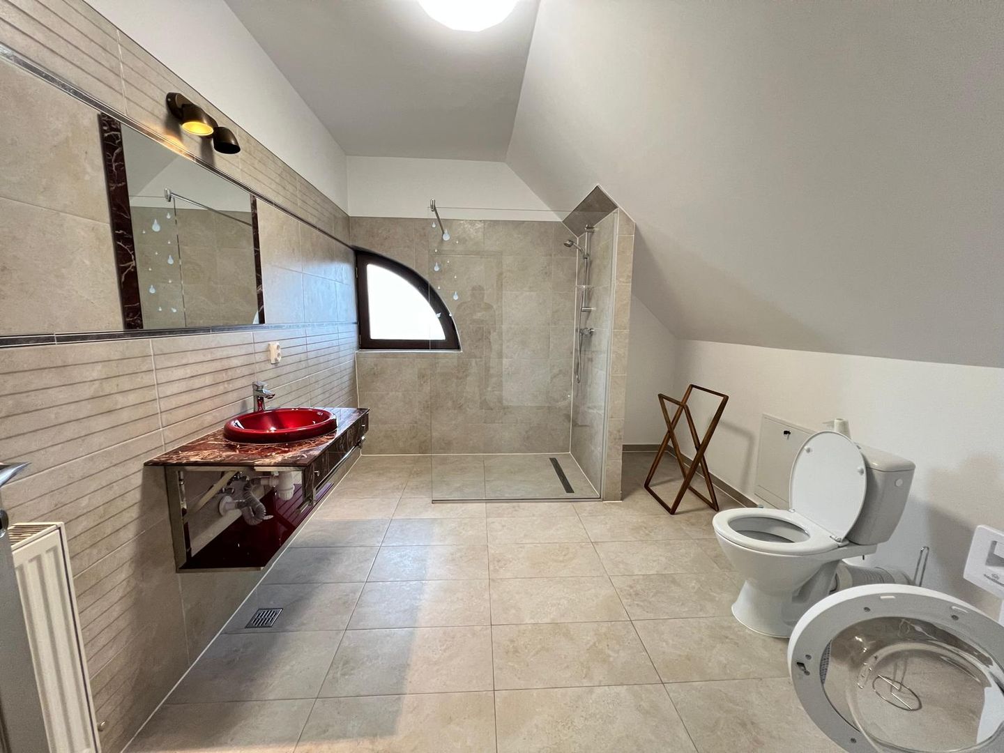 Casa cu 7 camere | 3 balcoane | Garaj | 220 mp + 80 mp curte | Cartier Panorama - Poză 31