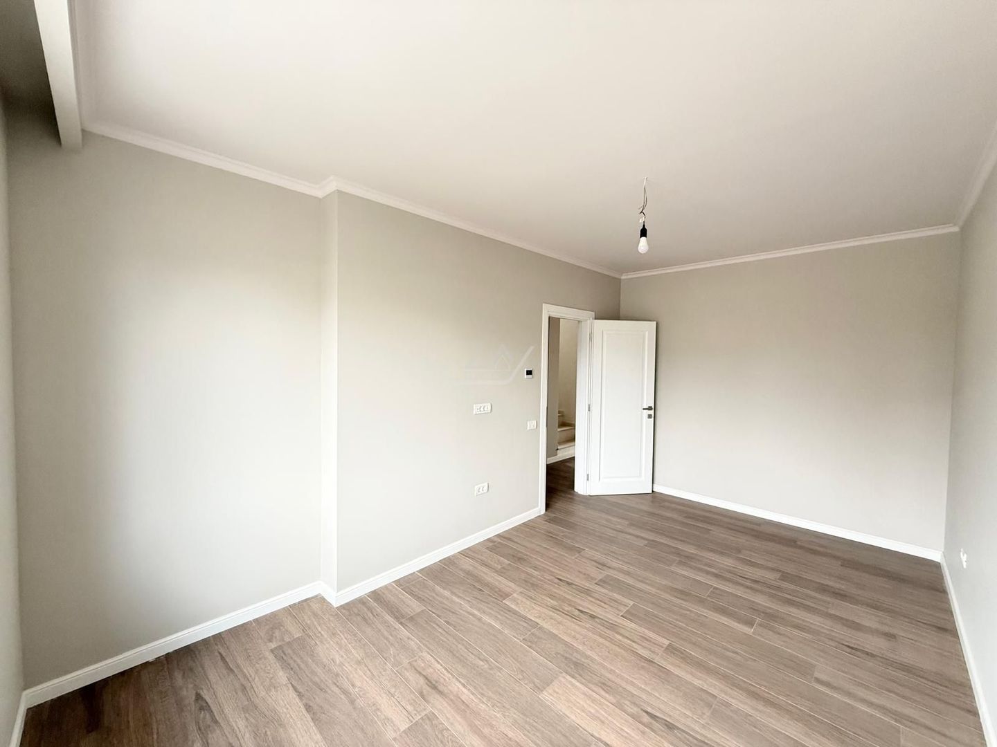 COMISION 0! 4 dormitoare, 3 bai. Toate utilitatile. Finisaje premium. - Poză 8