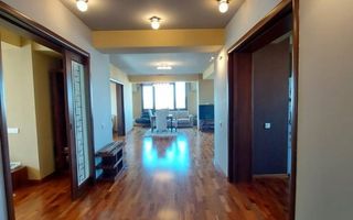 APARTAMENT CU 3 CAMERE, ULTRA-CENTRAL SI FOARTE SPATIOS LA VANZARE - Poză 11