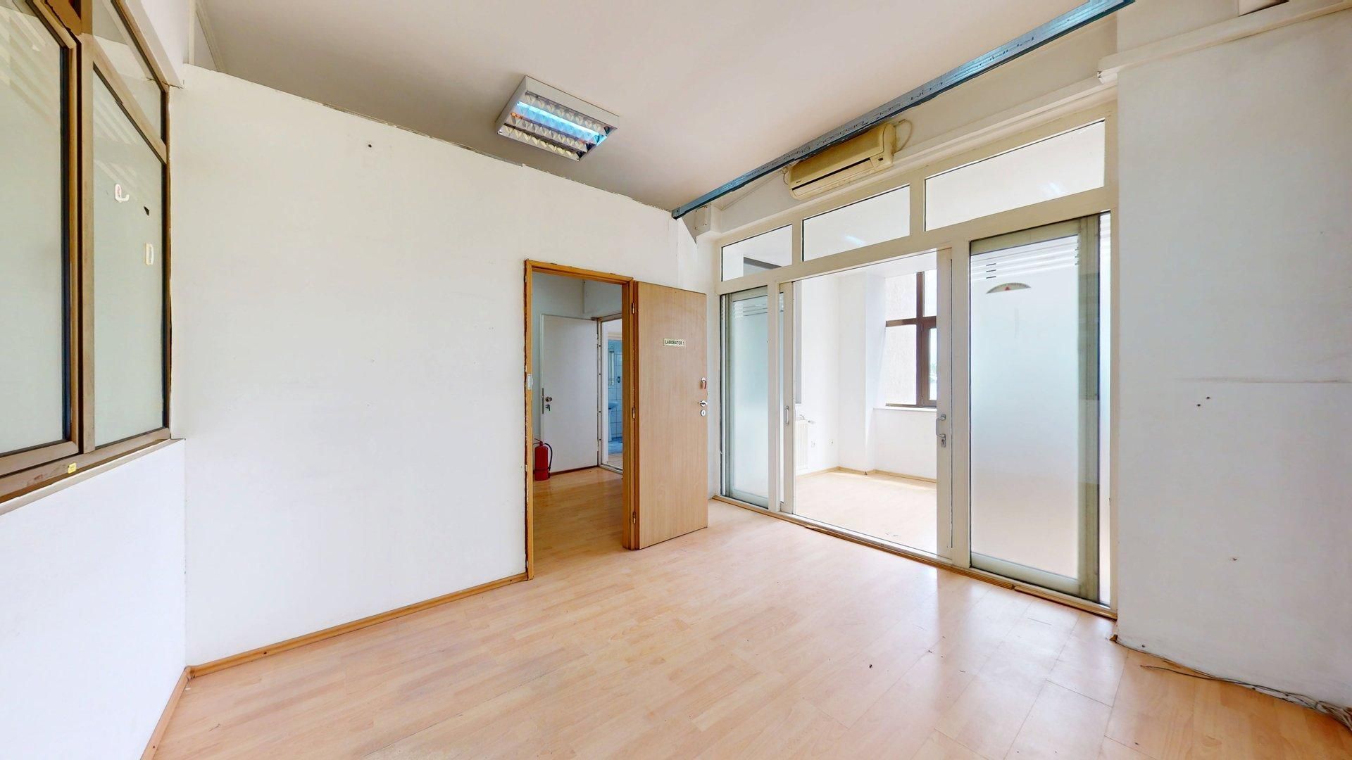 DAMAROAIA | Jiului | Chirie Casa 16 camere | 15 parcari + Metrou 900m - Poză 12
