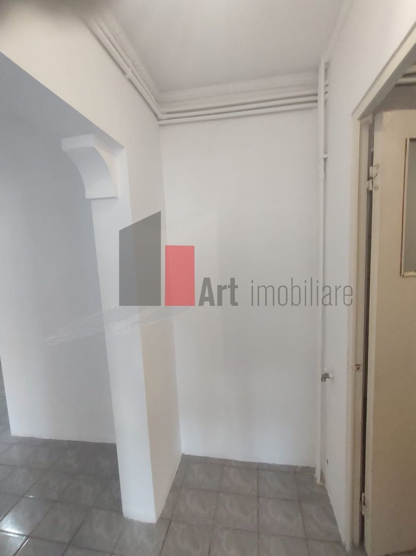 Vânzare apartament decomandat 3 camere cu centrală - Str. Baciului - Poză 2