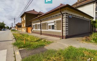 Casă cu 3 camere de vânzare în Bujac - Poză 1