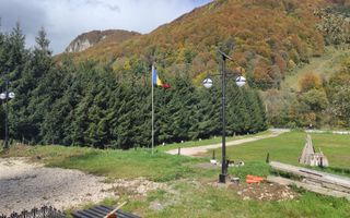 Vanzare Pensiune , Casa ,  Rezervatia Piatra Craiului / Satic, Arges - Poză 1