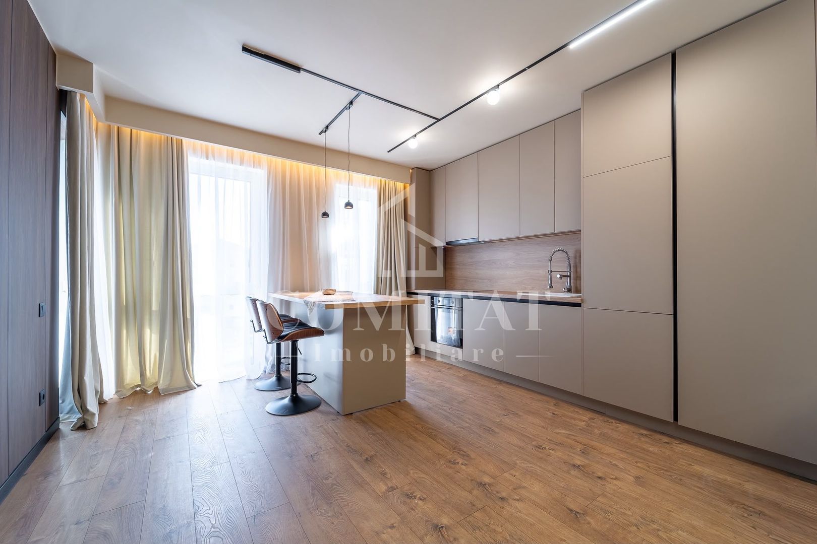 Apartament ultrafinisat | Etaj intermediar | Zona Str Tineretului - Poză 14