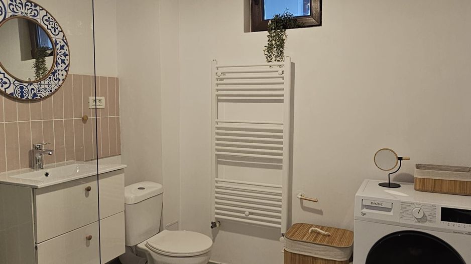 Apartament 4 camere ultracentral, renovat si mobilat, terasă spațioasă. - Poză 5