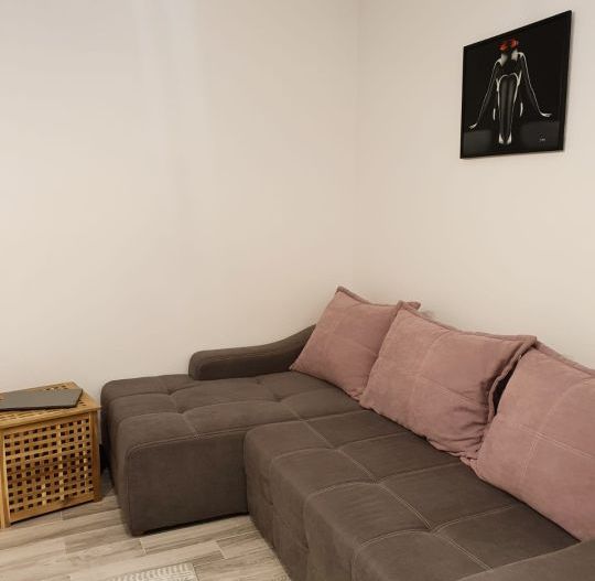 Garsoniera bloc nou Parcul Carol-Unirii boxa, parcare in curte - Poză 1