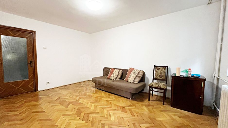 Apartament 2 camere de vânzare in zona Rogerius, Oradea - Poză 2