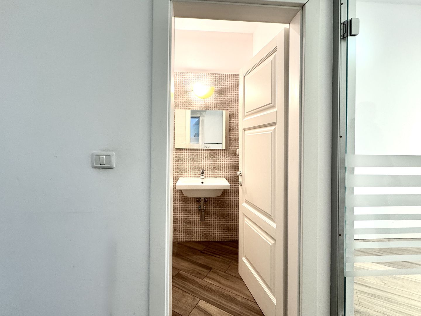 Spațiu Birou - Imobil complet renovat - Poză 9