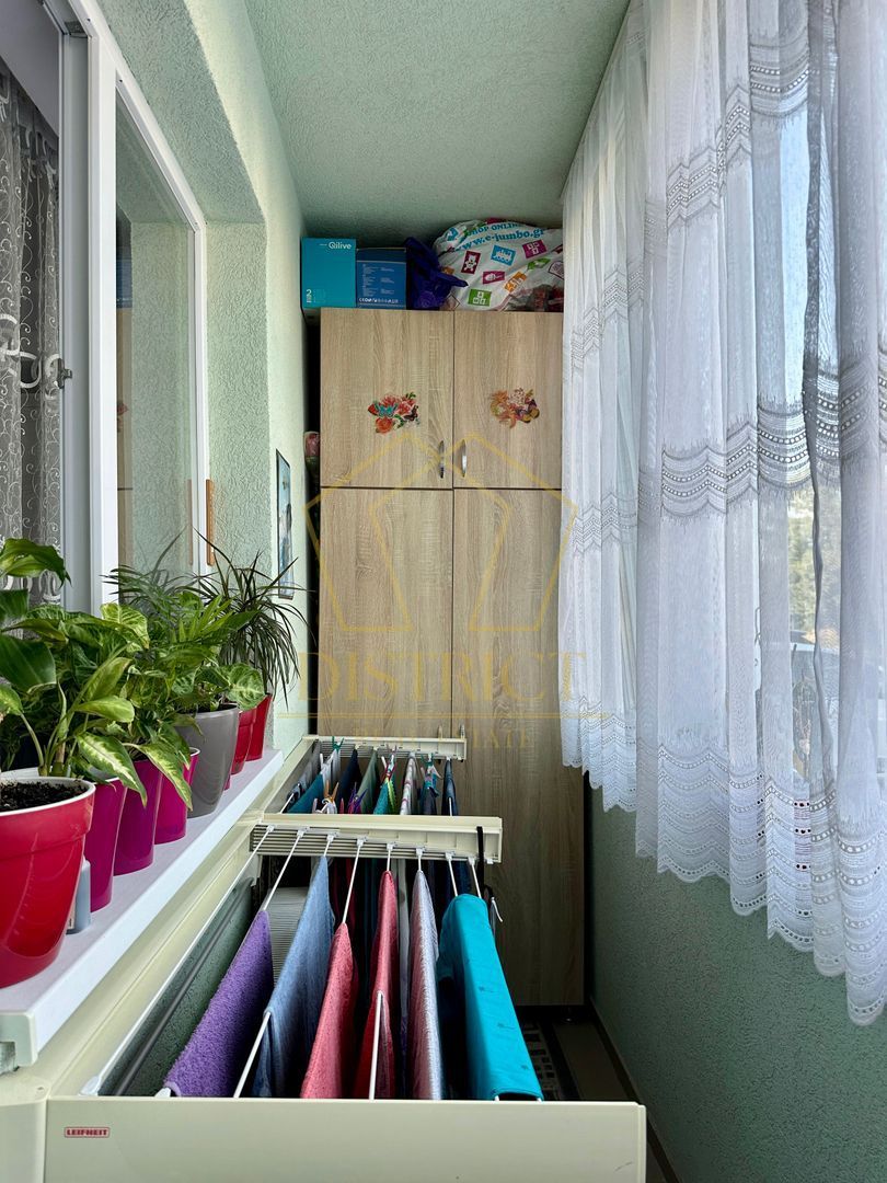 Apartament cu 3 camere mobilat si utilat la parter in Giroc la asfalt. - Poză 13