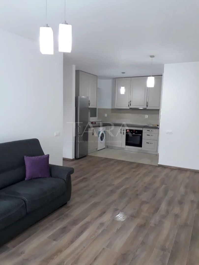 Apartament cu 2 camere, mobilat și utilat, zona Grand Hill Residence. - Poză 2