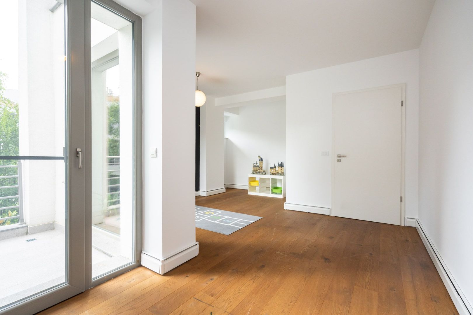 COMISION 0% - Vila eleganta P+2E 380 mp utili, teren 470mp, lac propriu + ponton - Poză 24