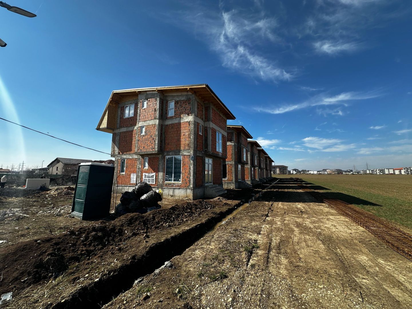 CASA SINGULARA, TOATE UTILITATILE, PREDARE LA CHEIE, COMISION 0% - Poză 2