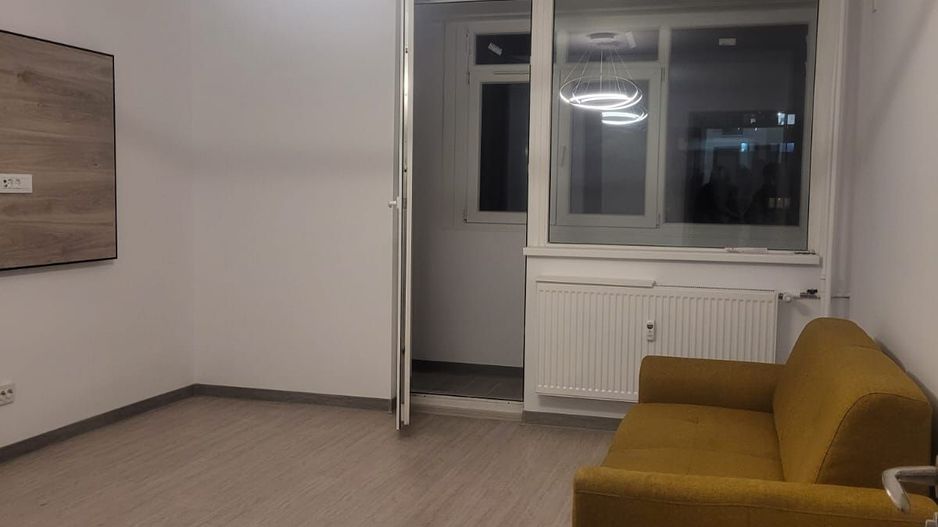 Apartament 2 camere de vanzare Drumul Taberei - Raul Doamnei - Poză 1