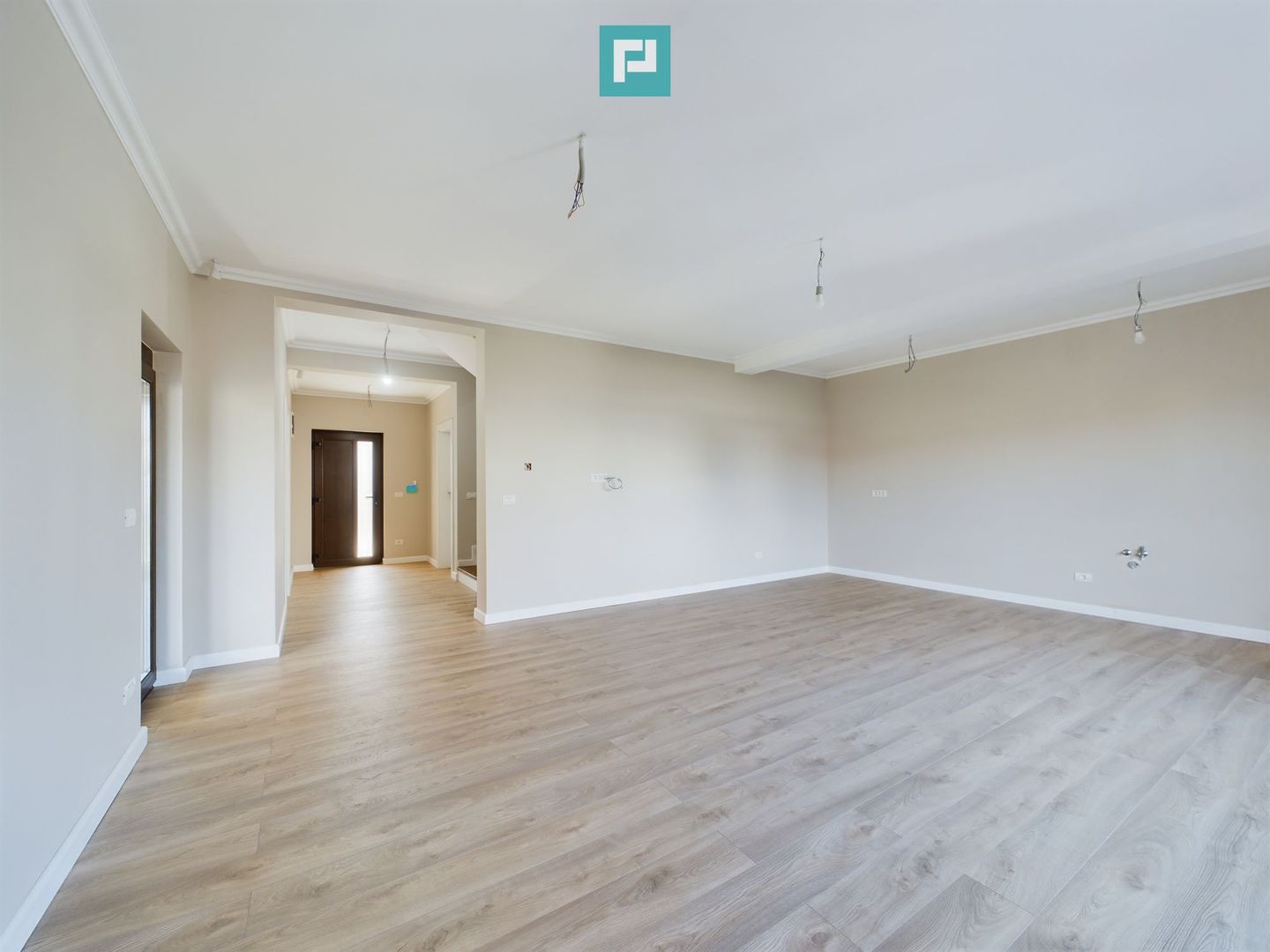 Casă tip duplex Dumbrăvița despărțit prin spațiu tehnic - Poză 10