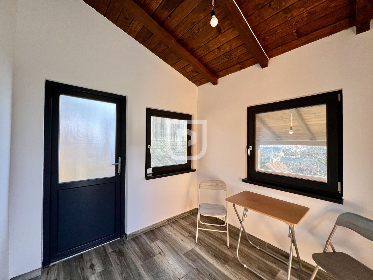 Casa din barne cu 3 dormitoare si pardoseala Gura Humorului - Poză 17