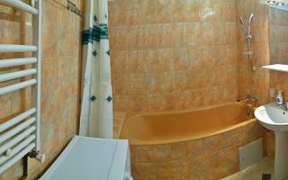 PROPRIETAR - B-dul Chisinau - Mega Mall - Bloc 1983 - 3 Camere - 2 bai - Poză 6