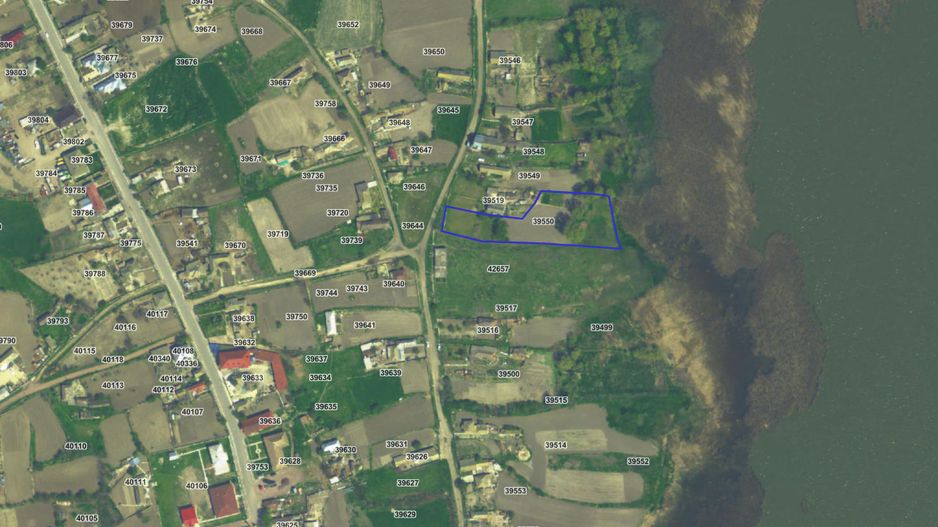 Teren intravilan 4367 mp – Salcioara – deschidere la lac - Poză 1