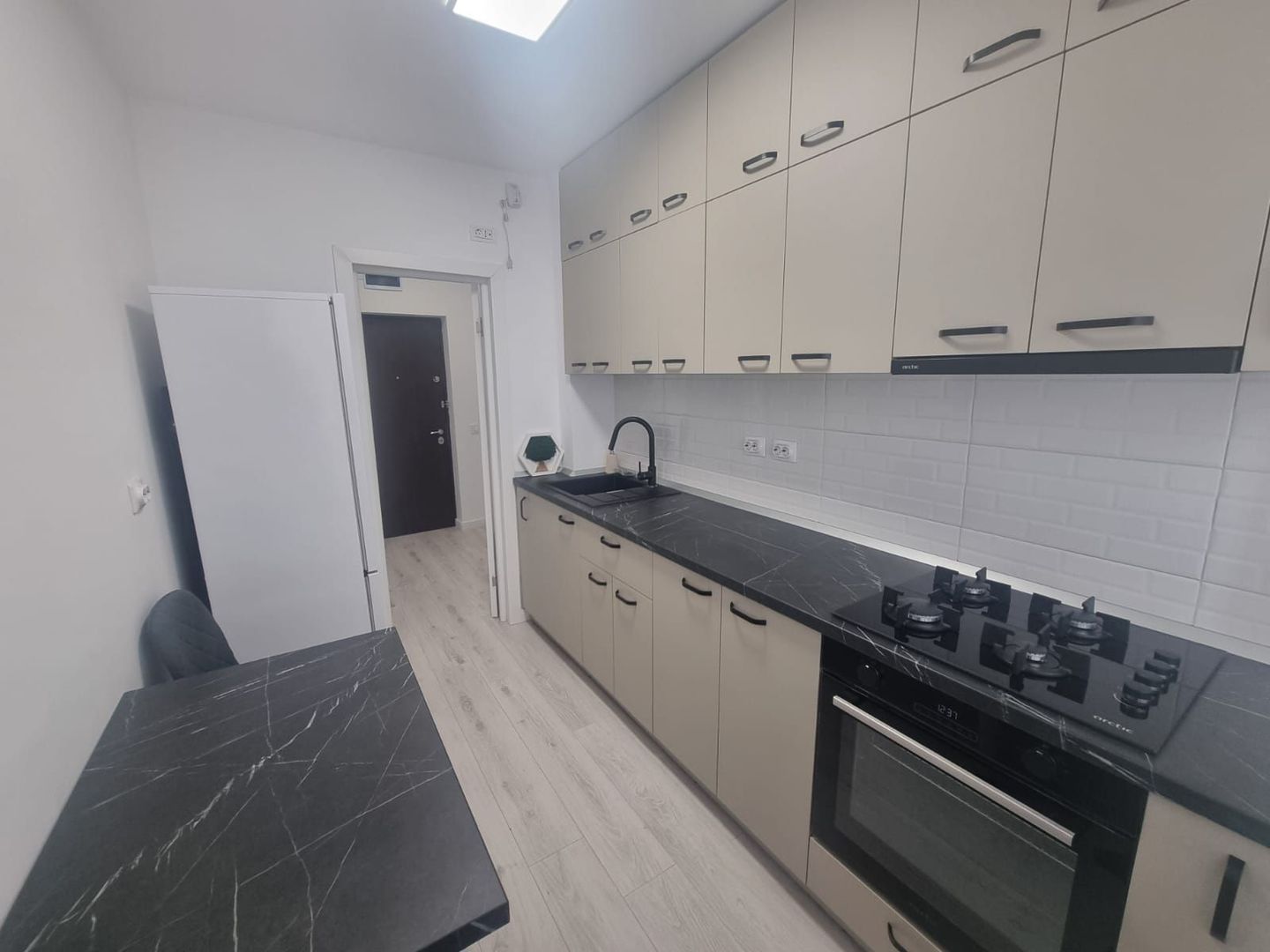 AP. 2 CAMERE-UNIRII, PARCARE,MASINA DE SPALAT VASE, METROU, REABILITAT - Poză 7