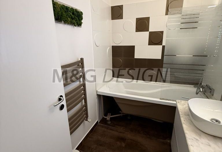 Etaj 2 , 3 camere decomandat Soarelui - Poză 13