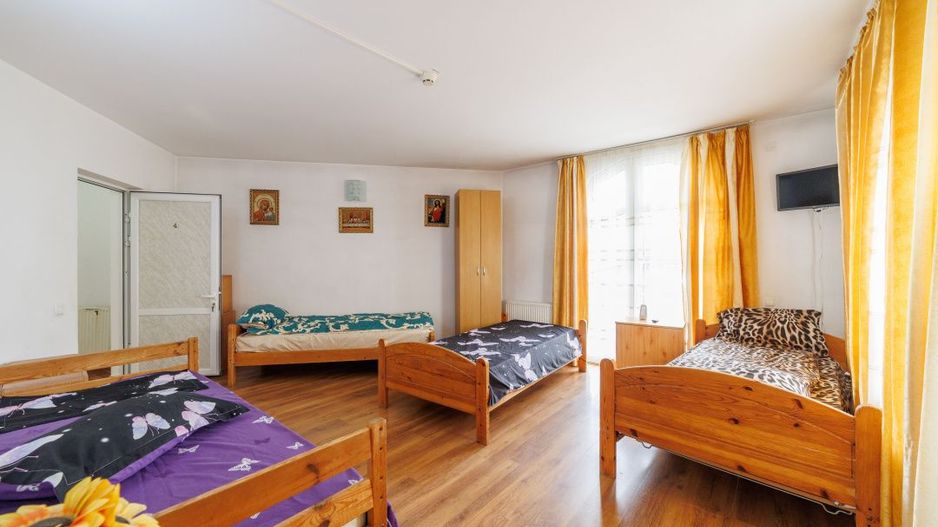 De inchiriat CASA spatioasa si curte proprie Gavana -Alunului - Poză 10
