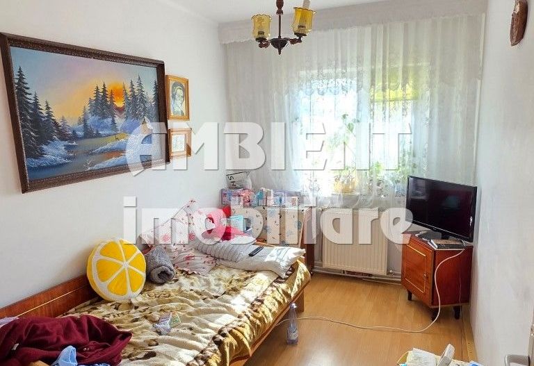 Apartament 3 camere, ETAJ 3, VASLUI zona FEROVIARI; - Poză 4