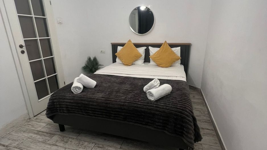 Apartament premium 2 camere | balcon amenajat | zonă centrală - Poză 1