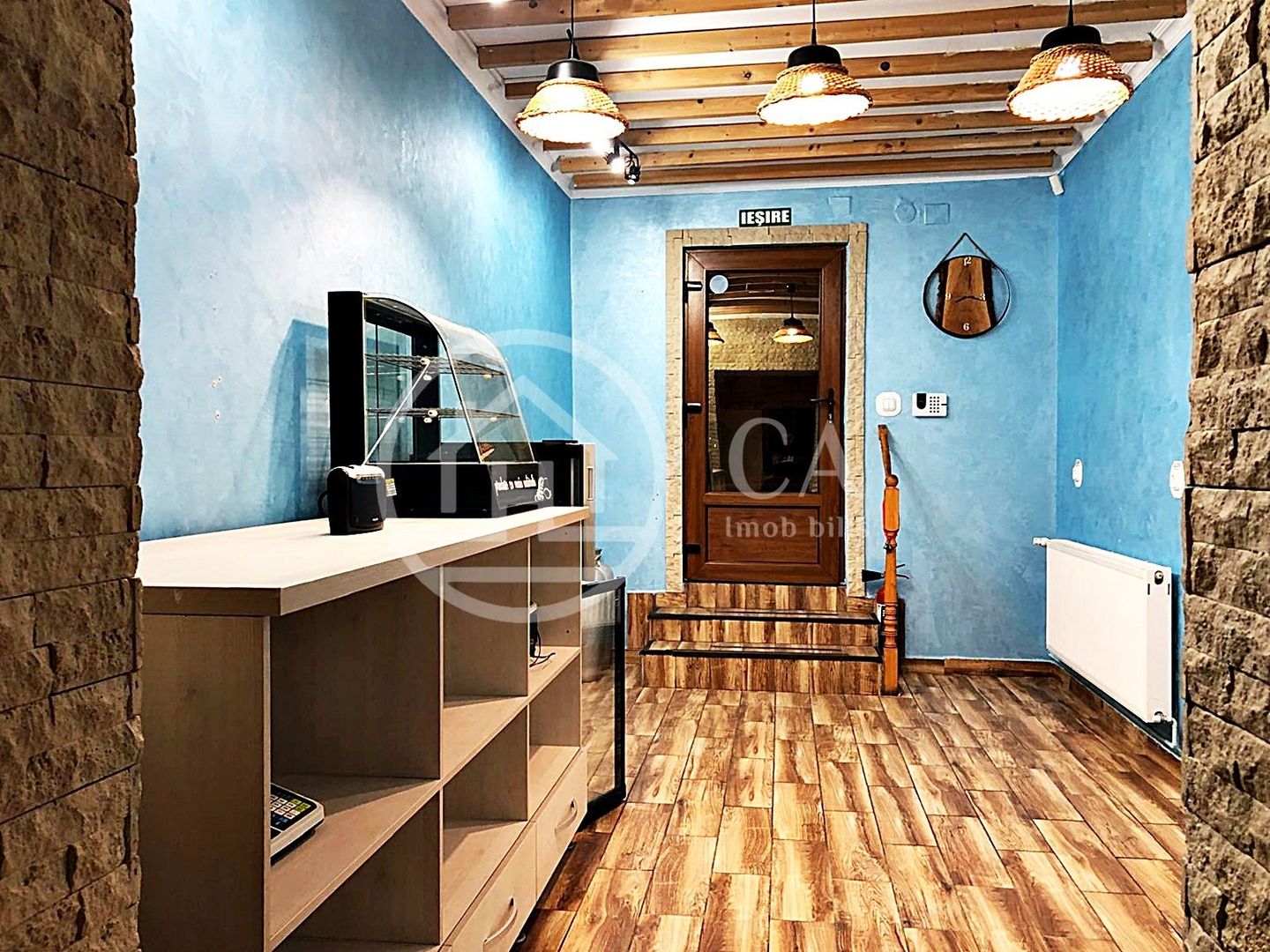 Spatiu comercial de inchiriat cu 5 camere pe Republicii, Oradea - Poză 1