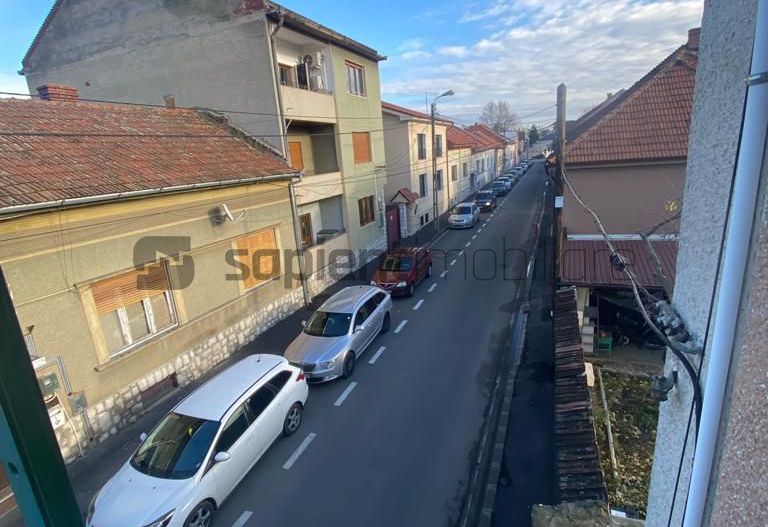 Apartament la casa situat in zona centrala - Poză 4