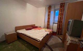 Apartament 3 Camere, Decomandat, Zona Cetate - Poză 3