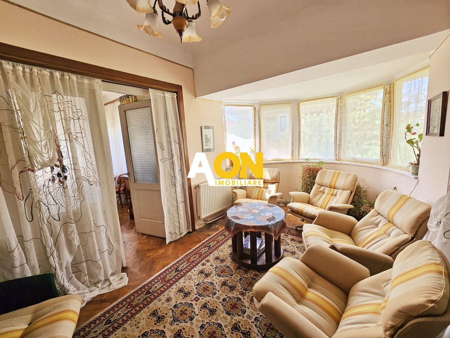 Casa situata in imediata apropiere a Cetatii - Poză 8