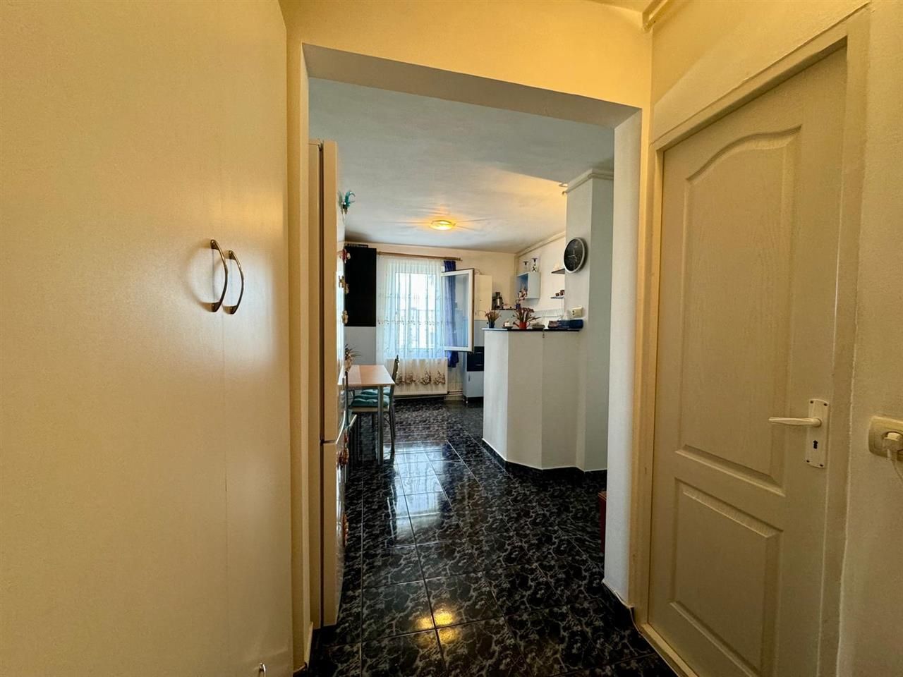 Decomandat, 2 bai, balcon, pivnita, Ungheni, Mures - Poză 7