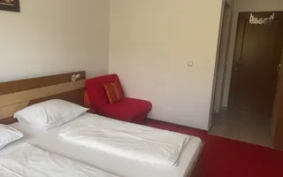 Pensiune superbă de închiriat in Predeal - Poză 18