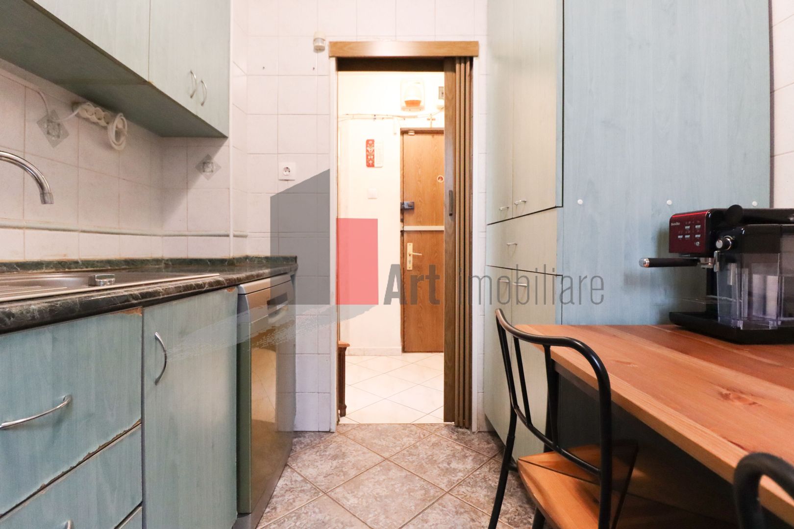 Apartamentul "SUPERMETO", BLOC STRADAL, REABILITAT - Poză 15