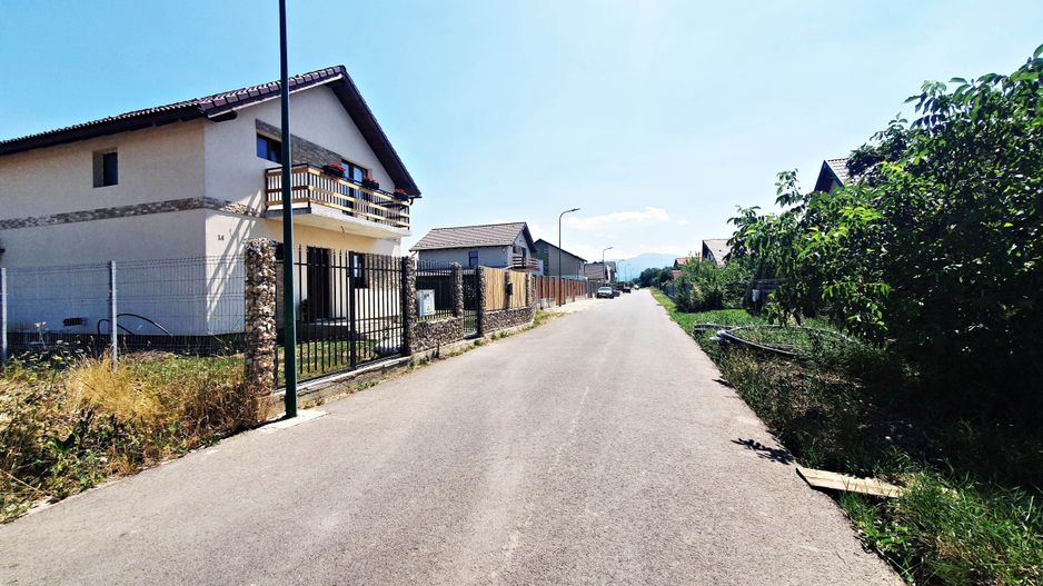 Stupini str Coronitei pretabil case individuale sau insiruite,parcelabil - Poză 1