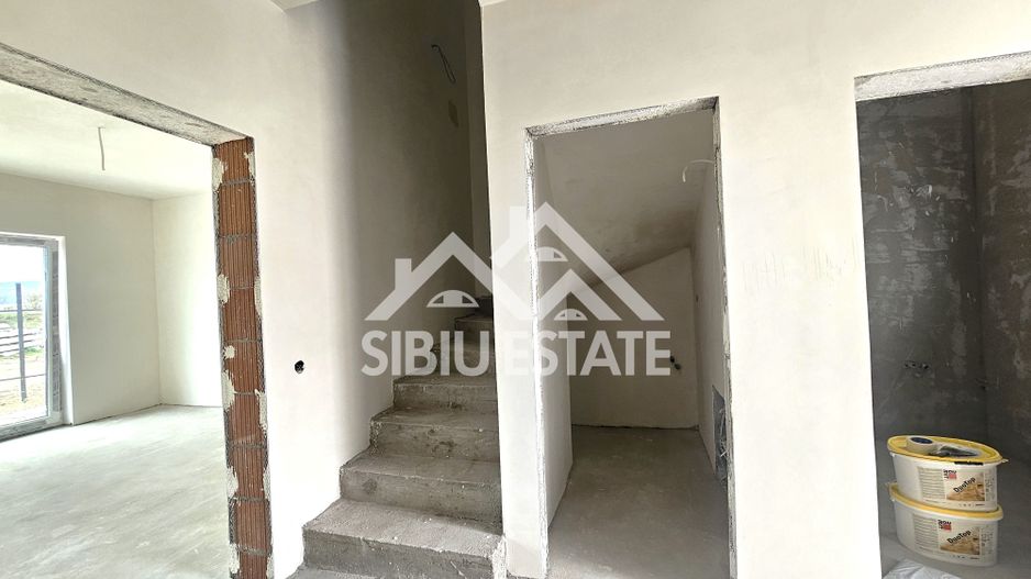 Casa Sibiu 4 camere, 2bai, terasa, carport, locatie Selimbar - Poză 18