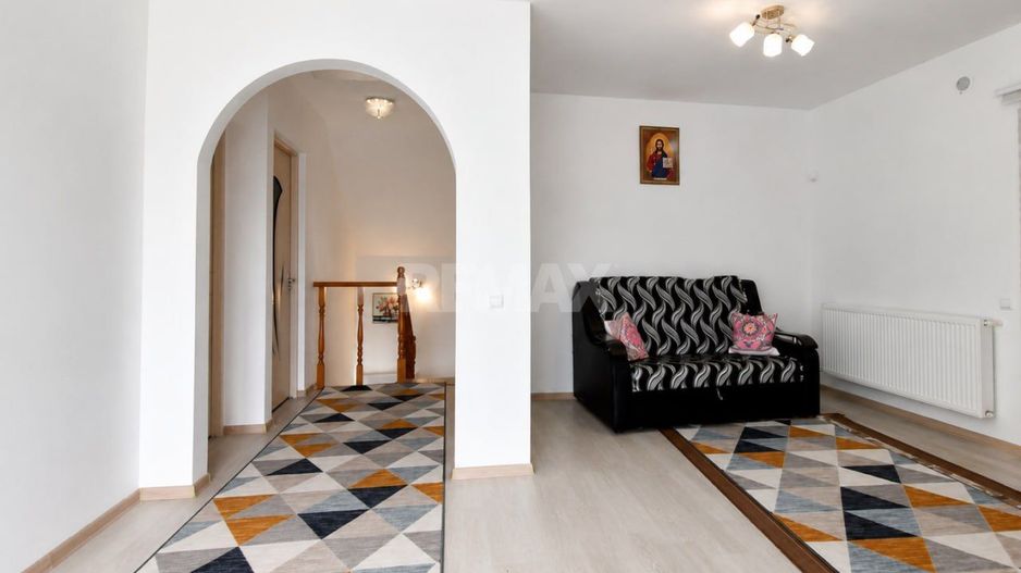 Casă generoasă cu 2 Nivele și confort modern – 10 Ari, Băcioi (sat Frumușica) - Poză 13