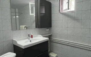 Apartament in vila cu 6 camere si curte proprie de 202 mp - Poză 13