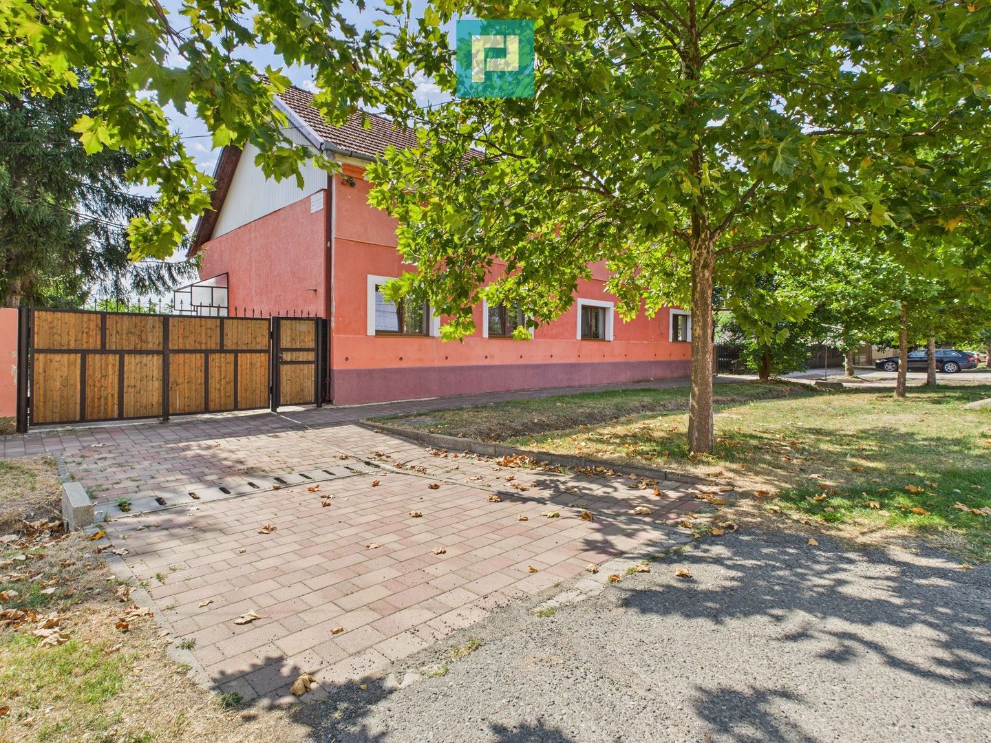 Casă cu 6 camere în Sânicolau Mare Timiș - Poză 3