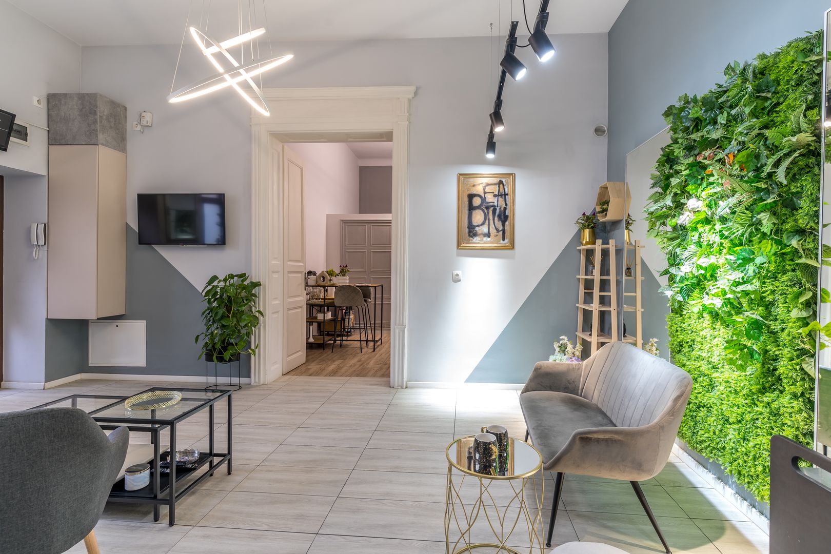 Ultracentral! Apartament renovat complet, in cladire istorica - Poză 4
